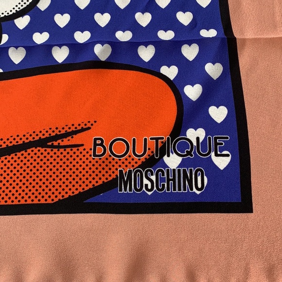 ❤️🔥❤️🔥Moschino Boutique silk scarf ❤️🔥❤️🔥 - Picture 5 of 8
